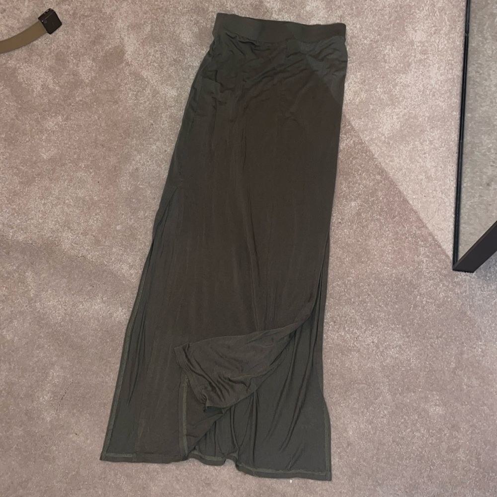Green maxi skirt with bottom slits